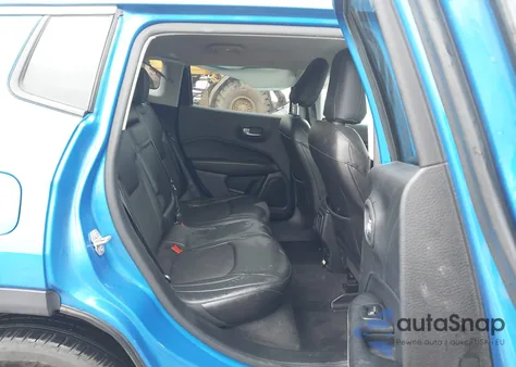 2018 Jeep Compass Latitude 4X4 из США, поврежденный, VIN 3C4NJDBBXJT155037